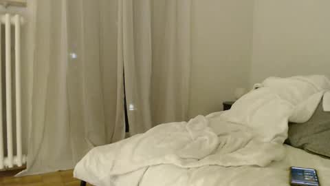 Tom online show from February 8, 3:23 am