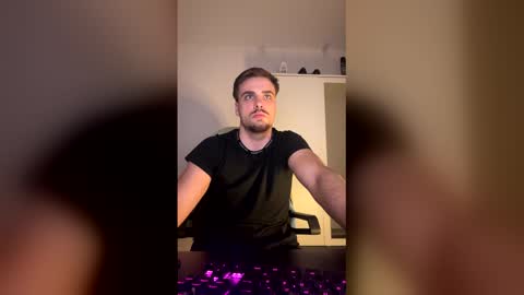 thorodinson03 online show from March 18, 12:24 am