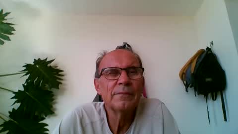 tiaretiareopui online show from November 2, 10:52 am