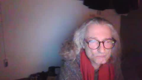 tiddles12345 online show from April 22, 11:42 pm