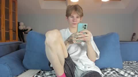 Snapshot of tim_milll chatting on December 17, 6:13 am Tim online show from December 17, 6:13 am