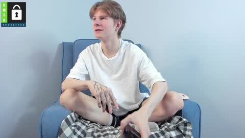 Snapshot of tim_milll chatting on December 11, 8:38 am Tim online show from December 11, 8:38 am