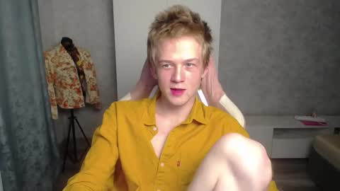 Snapshot of timmy7topcut chatting on February 13, 6:48 pm Timmy online show from February 13, 6:48 pm
