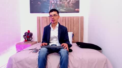 Evans  online show from November 20, 8:51 pm