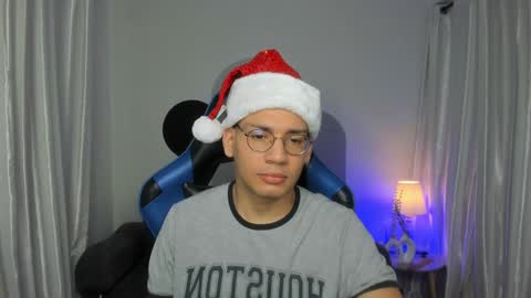 timi  jones online show from December 24, 10:44 am