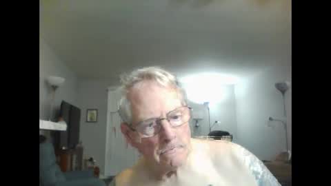 tinyjunkbigbelly online show from December 29, 8:11 am