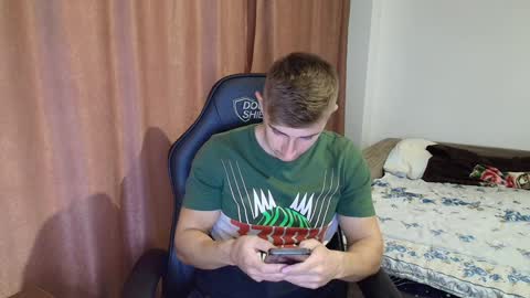 todhorny987 online show from December 12, 9:08 am