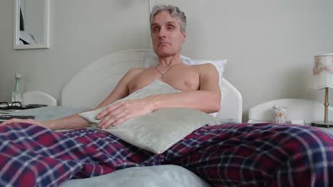 Snapshot of toffmen chatting on March 1, 7:31 am Daniel Bisexual uncut 20cm online show from March 1, 7:31 am