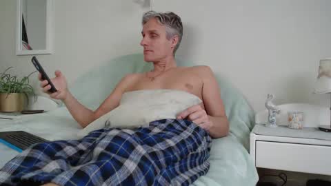 Snapshot of toffmen chatting on December 14, 8:23 am Daniel Bisexual uncut 20cm online show from December 14, 8:23 am