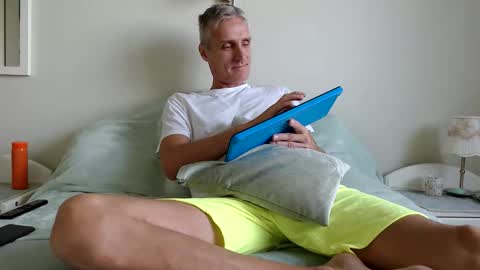 Snapshot of toffmen chatting on September 27, 6:33 am Daniel Bisexual uncut 20cm online show from September 27, 6:33 am