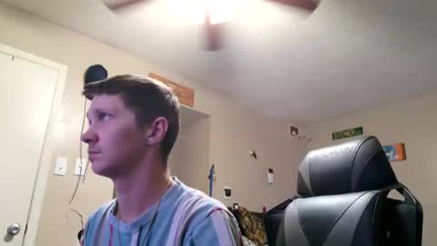 tokensarefun12801 online show from April 7, 10:21 pm