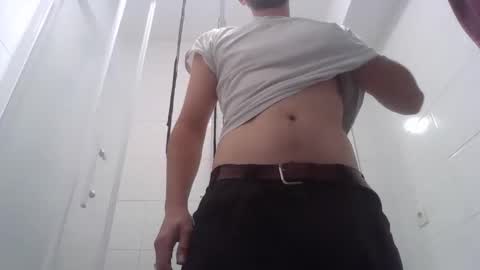 tom299898 online show from October 19, 11:46 am