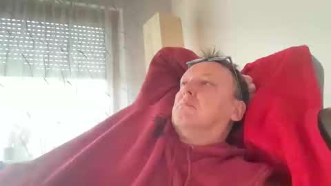 Snapshot of tom6644 chatting on January 9, 1:35 pm Tom online show from January 9, 1:35 pm