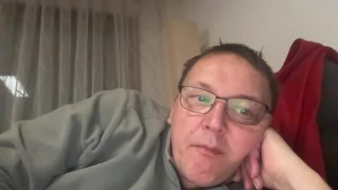Snapshot of tom6644 chatting on January 3, 6:14 pm Tom online show from January 3, 6:14 pm