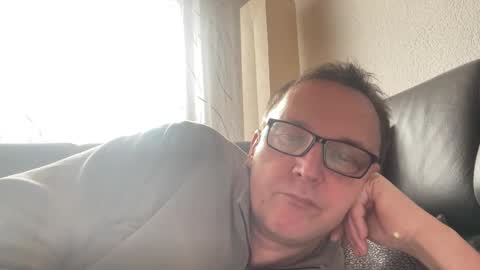 Snapshot of tom6644 chatting on February 7, 12:06 pm Tom online show from February 7, 12:06 pm