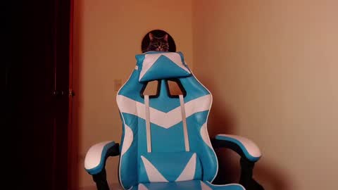 tom online show from October 13, 3:45 am