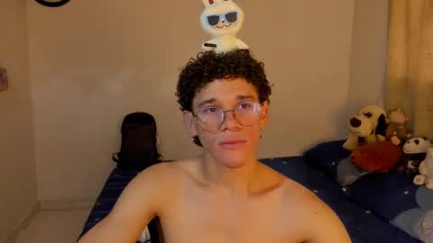 Tom Blue online show from October 22, 3:27 pm