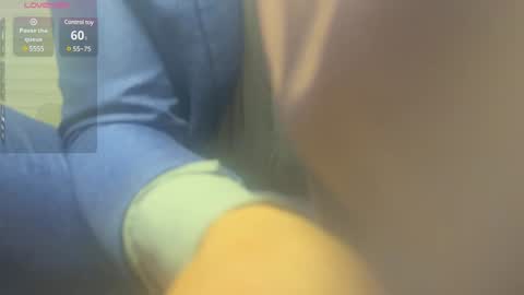 Snapshot of tom_blunt96 chatting on February 1, 3:41 am TOM online show from February 1, 3:41 am