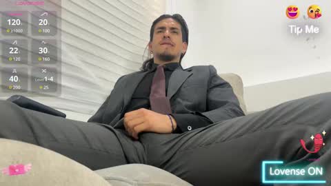 Snapshot of tom_blunt96 chatting on February 26, 3:41 pm TOM online show from February 26, 3:41 pm