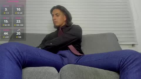 Snapshot of tom_blunt96 chatting on December 11, 2:21 am TOM online show from December 11, 2:21 am