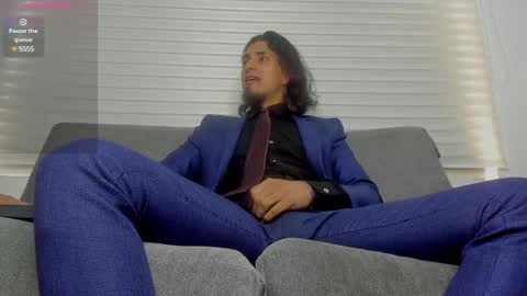 Snapshot of tom_blunt96 chatting on December 12, 2:44 pm TOM online show from December 12, 2:44 pm