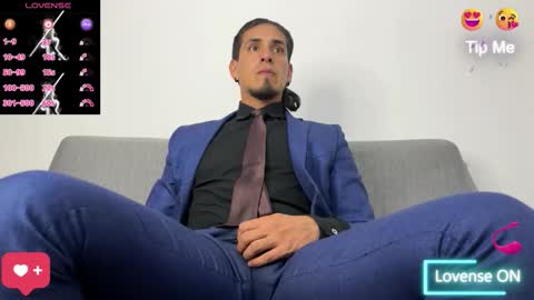 Snapshot of tom_blunt96 chatting on September 23, 2:11 am TOM online show from September 23, 2:11 am
