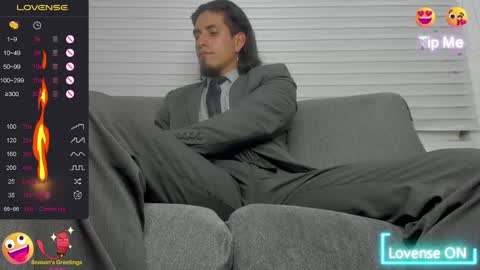Snapshot of tom_blunt96 chatting on December 4, 2:53 am TOM online show from December 4, 2:53 am