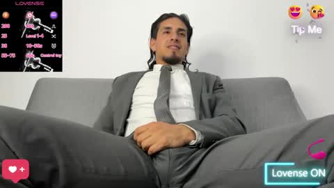 Snapshot of tom_blunt96 chatting on October 2, 5:00 am TOM online show from October 2, 5:00 am
