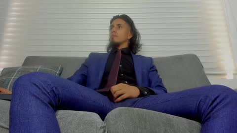 Snapshot of tom_blunt96 chatting on December 7, 3:08 pm TOM online show from December 7, 3:08 pm