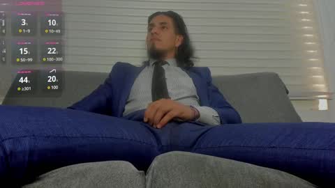 Snapshot of tom_blunt96 chatting on December 24, 5:55 pm TOM online show from December 24, 5:55 pm