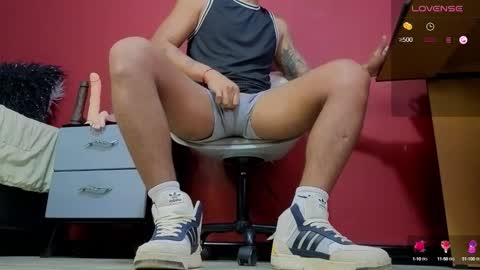 Tom online show from October 15, 2:41 am