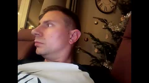 tom_horny84 online show from December 25, 1:20 am