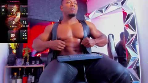 Tom Mike online show from March 31, 2:35 am