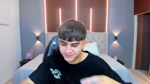Snapshot of tommy18__ chatting on October 5, 5:11 am Tommy online show from October 5, 5:11 am