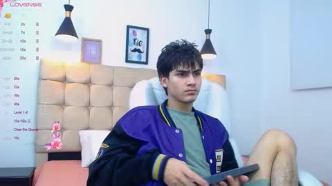 Snapshot of tommy18__ chatting on February 9, 6:43 am Tommy online show from February 9, 6:43 am
