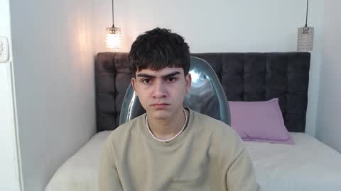 Snapshot of tommy18__ chatting on January 8, 1:31 pm Tommy online show from January 8, 1:31 pm