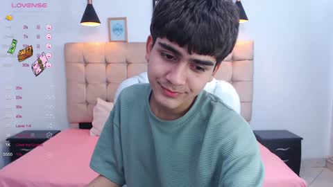 Snapshot of tommy18__ chatting on January 26, 6:59 am Tommy online show from January 26, 6:59 am