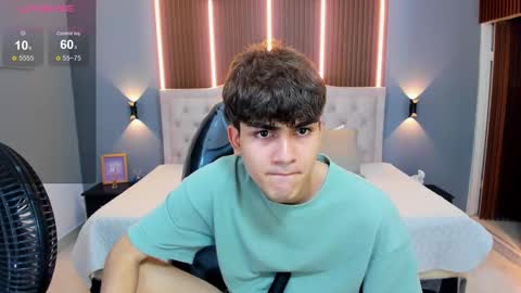 Snapshot of tommy18__ chatting on September 14, 4:25 am Tommy online show from September 14, 4:25 am