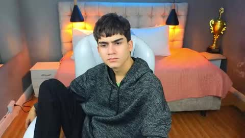 Snapshot of tommy18__ chatting on March 12, 7:02 am Tommy online show from March 12, 7:02 am
