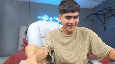 Snapshot of tommy18__ chatting on February 20, 6:39 am Tommy online show from February 20, 6:39 am
