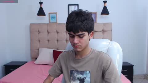 Snapshot of tommy18__ chatting on January 25, 4:34 am Tommy online show from January 25, 4:34 am