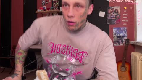 Tommy and Katana online show from December 22, 10:38 am