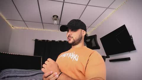 tommy_sccott online show from February 5, 11:12 pm