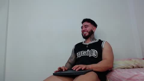 Snapshot of tommyblessd1 chatting on December 16, 5:38 am Steven online show from December 16, 5:38 am