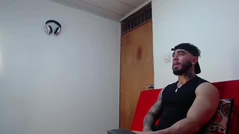 Snapshot of tommyblessd1 chatting on February 3, 6:28 pm Steven online show from February 3, 6:28 pm
