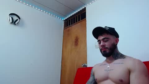Snapshot of tommyblessd1 chatting on February 25, 7:09 am Steven online show from February 25, 7:09 am
