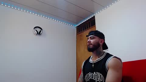 Snapshot of tommyblessd1 chatting on February 8, 12:39 pm Steven online show from February 8, 12:39 pm