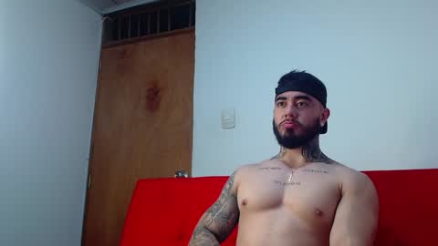Snapshot of tommyblessd1 chatting on January 30, 6:46 am Steven online show from January 30, 6:46 am