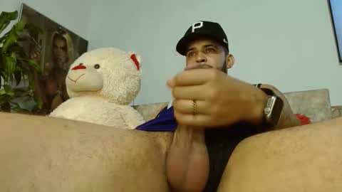 sebasmontoya 777 online show from October 9, 10:25 pm