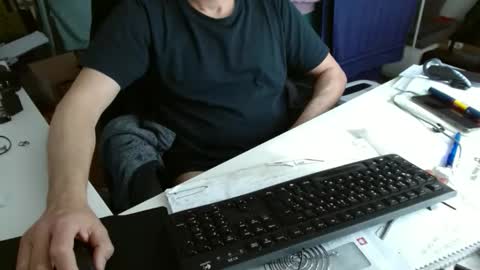 Tom online show from April 2, 10:23 am